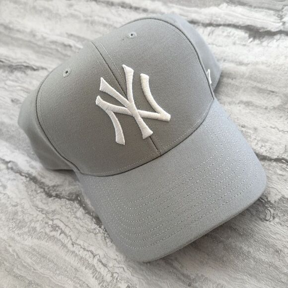 New York YANKEES Hat - Picture 6 of 6